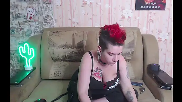 Miya Wey  online show from October 29, 2025, 8:41 pm