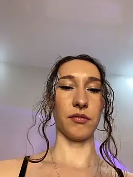 cutte dora online show from April 12, 2026, 3:59 pm