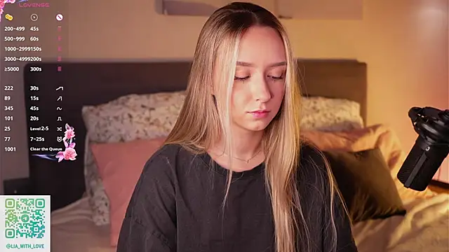 HollisBeckett online show from December 2, 2025, 3:30 am