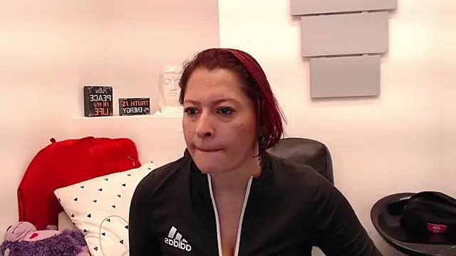 Snapshot of eva_twiss chatting on June 3, 2026, 11:55 am eva twiss online show from June 3, 2026, 11:55 am