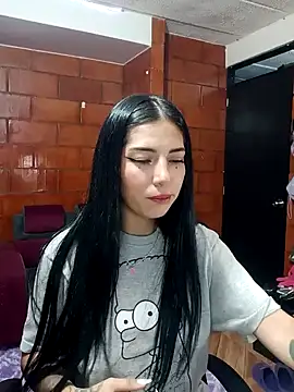 Snapshot of Raven__purple chatting on January 23, 2025, 1:41 am Raven  purple online show from January 23, 2025, 1:41 am