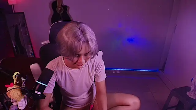 marlena3312 online show from November 4, 2025, 1:37 pm