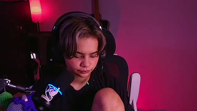 marlena3312 online show from March 6, 2026, 2:23 pm