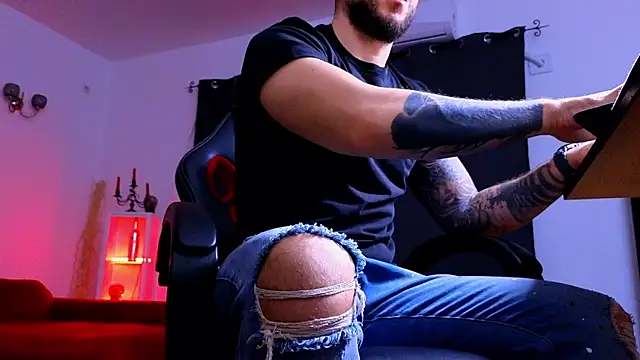 MightyAaron66 online show from December 17, 2025, 5:34 am