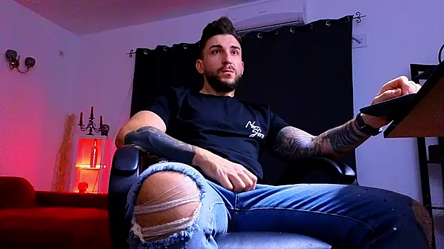 MightyAaron66 online show from October 7, 2025, 4:46 am