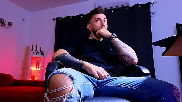 MightyAaron66 online show from October 25, 2025, 4:22 am