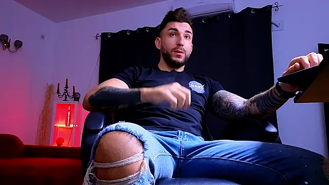 MightyAaron66 online show from October 13, 2025, 2:46 am