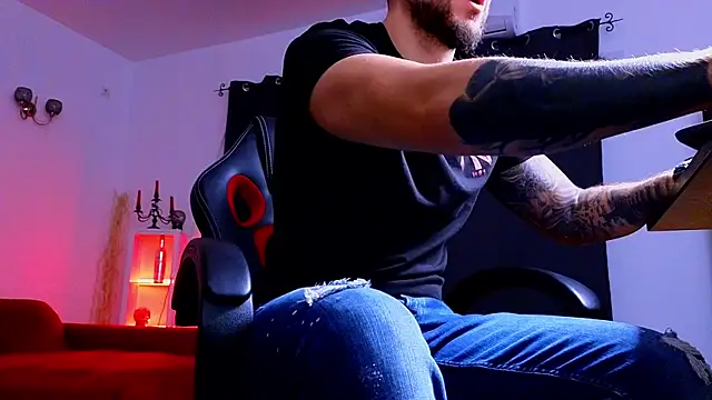 MightyAaron66 online show from October 4, 2025, 3:41 am