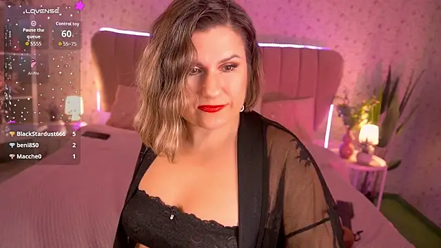 KiraRoxx online show from April 1, 2026, 3:31 pm