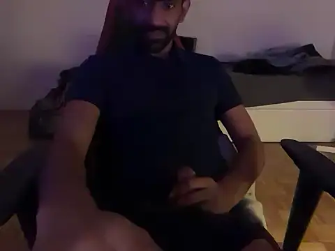 Snapshot of dominanthubby chatting on July 7, 2026, 1:19 am dominanthubby online show from July 7, 2026, 1:19 am
