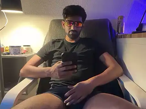 Snapshot of dominanthubby chatting on July 7, 2026, 6:55 pm dominanthubby online show from July 7, 2026, 6:55 pm