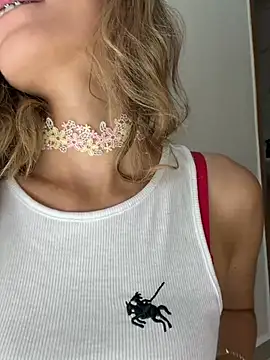 cuteluci  online show from March 31, 2026, 12:29 pm