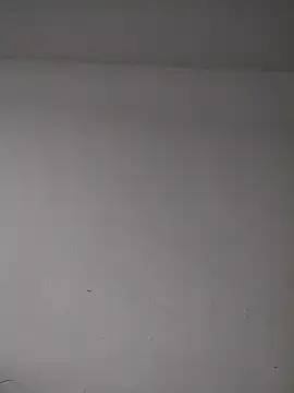 cuteluci  online show from September 28, 2025, 12:01 pm