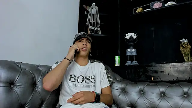 Snapshot of HeellBoy_ chatting on November 28, 2025, 3:17 am HeellBoy online show from November 28, 2025, 3:17 am