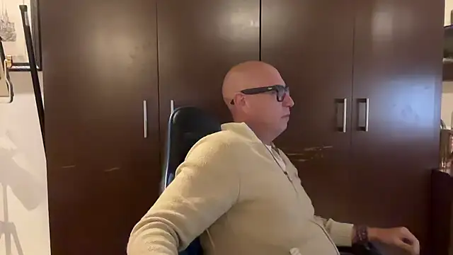 alanan881 online show from January 15, 2026, 12:36 am