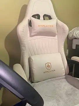 CrownedNyaries online show from February 20, 2025, 11:42 am