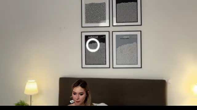 Snapshot of Tella_dream chatting on May 7, 2026, 1:58 pm Tella dream online show from May 7, 2026, 1:58 pm