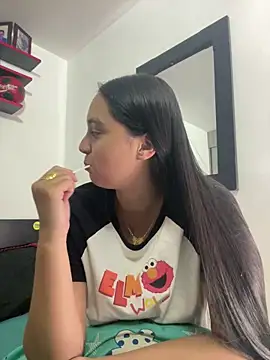 Snapshot of karla_nill chatting on June 1, 2026, 7:46 pm karla nill online show from June 1, 2026, 7:46 pm