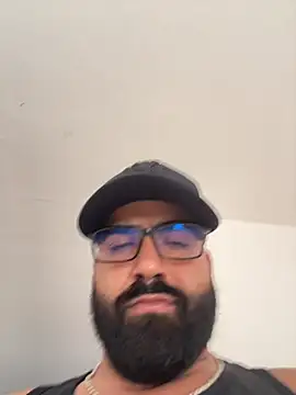 Snapshot of Lyon_vach chatting on February 18, 2026, 8:49 pm Lyon vach online show from February 18, 2026, 8:49 pm