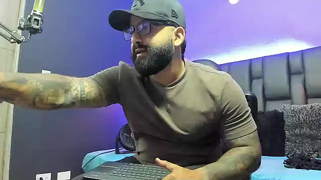 Snapshot of Lyon_vach chatting on March 2, 2026, 11:55 pm Lyon vach online show from March 2, 2026, 11:55 pm