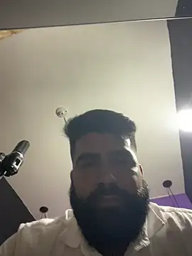 Snapshot of Lyon_vach chatting on February 4, 2026, 8:15 pm Lyon vach online show from February 4, 2026, 8:15 pm