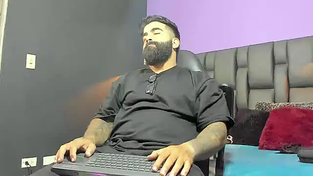 Snapshot of Lyon_vach chatting on February 11, 2026, 3:06 am Lyon vach online show from February 11, 2026, 3:06 am