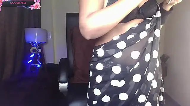 Black-Pearll online show from January 12, 2026, 3:35 am