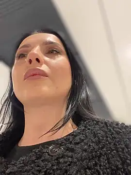 Roxana-Sexy online show from February 19, 2026, 5:15 am