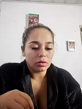 LaurenWelly  online show from December 1, 2025, 9:54 am