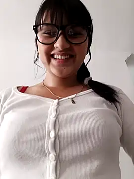 Snapshot of Nicky-7 chatting on February 19, 2026, 5:32 pm Nicky-7 online show from February 19, 2026, 5:32 pm