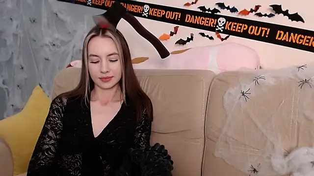 AmbrielHailey online show from November 1, 2025, 10:09 am