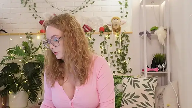 MonicaAsis online show from October 15, 2025, 5:54 pm