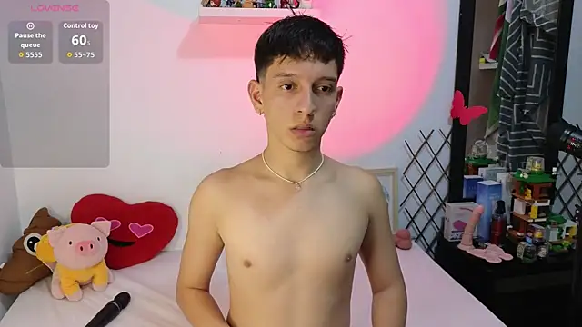 milky  boy  online show from November 14, 2025, 4:05 am