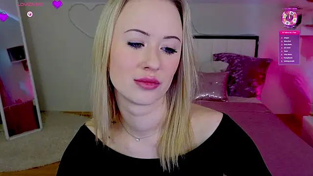 SashaBrooks online show from April 17, 2026, 2:09 pm