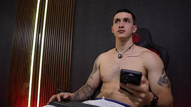 JacksonOlsenn online show from February 2, 2026, 9:58 pm