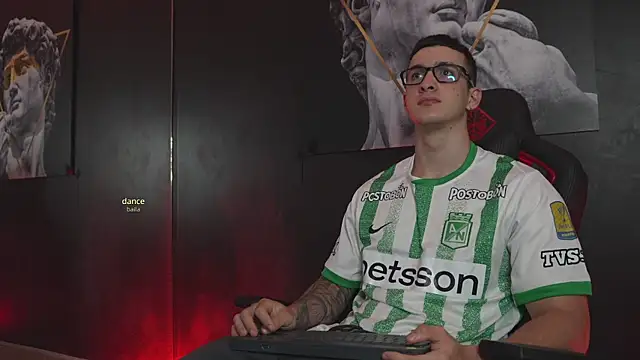 JacksonOlsenn online show from November 11, 2025, 9:09 pm