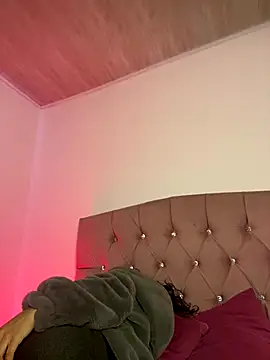 NINA 18 YEARS online show from November 8, 2025, 8:45 pm