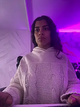 NINA 18 YEARS online show from November 24, 2025, 9:04 pm