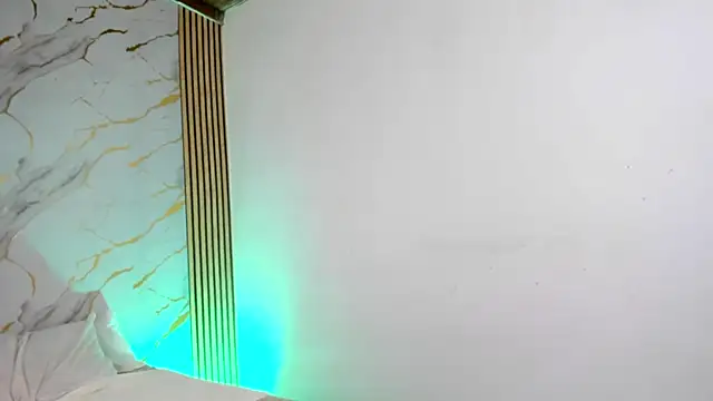 coralcarter1 online show from November 9, 2025, 6:45 pm