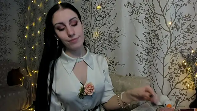 Mary0Lou online show from December 15, 2024, 9:03 am