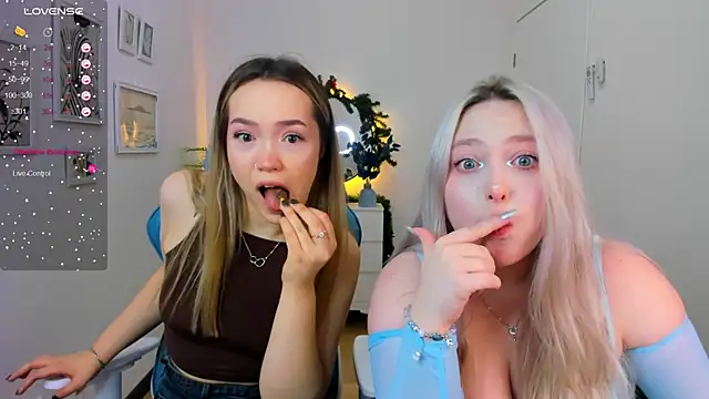 Snapshot of Evia_r0se chatting on December 24, 2024, 11:38 am Evia r0se online show from December 24, 2024, 11:38 am