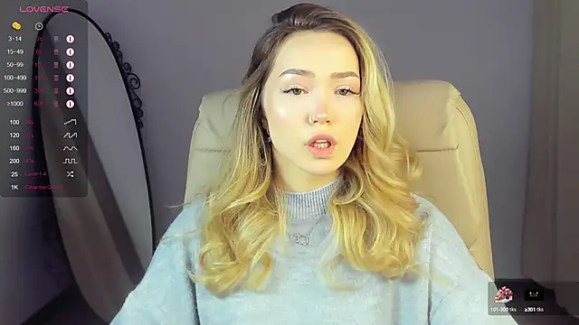 Snapshot of Evia_r0se chatting on January 18, 2025, 8:20 am Evia r0se online show from January 18, 2025, 8:20 am