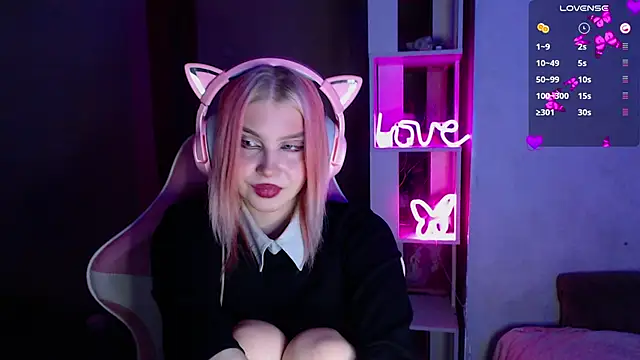 Snapshot of KittyAme chatting on December 6, 2024, 6:22 pm KittyAme online show from December 6, 2024, 6:22 pm