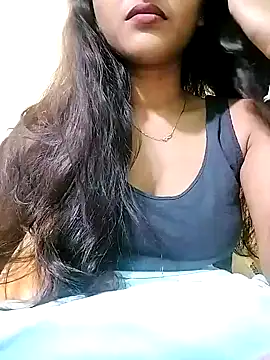 MISSQUEEN48 online show from February 3, 2025, 3:27 pm