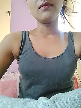 MISSQUEEN48 online show from May 26, 2026, 6:55 am