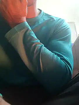 Snapshot of Wild-Honey chatting on December 26, 2024, 8:07 am Wild-Honey online show from December 26, 2024, 8:07 am