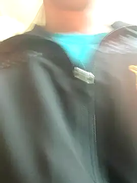 Snapshot of Wild-Honey chatting on December 29, 2024, 4:48 am Wild-Honey online show from December 29, 2024, 4:48 am