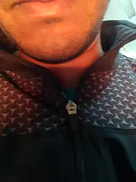 Snapshot of Wild-Honey chatting on December 31, 2024, 1:36 am Wild-Honey online show from December 31, 2024, 1:36 am