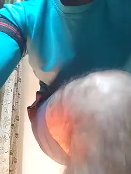 Snapshot of Wild-Honey chatting on January 19, 2025, 3:10 pm Wild-Honey online show from January 19, 2025, 3:10 pm