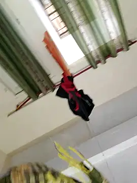 Snapshot of Wild-Honey chatting on September 30, 2025, 3:34 am Wild-Honey online show from September 30, 2025, 3:34 am